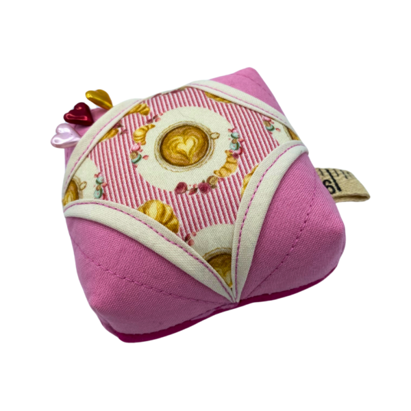 Jan Tharp Cathedral Window Pin Cushion - Image 4