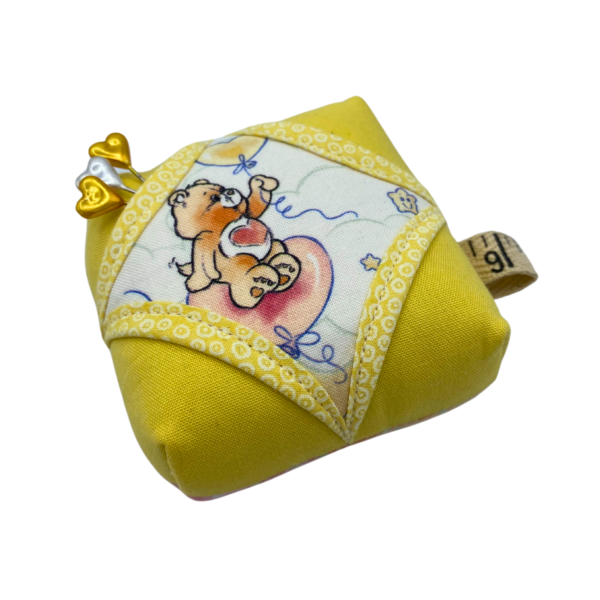 Jan Tharp Cathedral Window Pin Cushion - Image 5