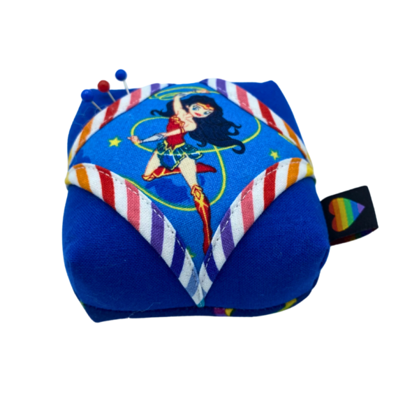 Jan Tharp Cathedral Window Pin Cushion - Image 5