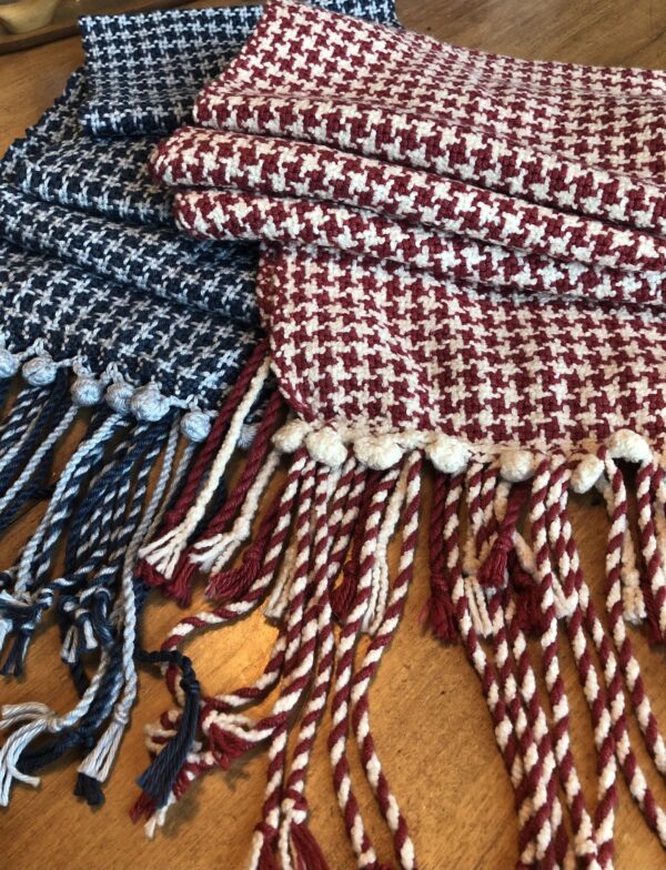 Weaving a Scarf on a Rigid Heddle Loom - Image 2