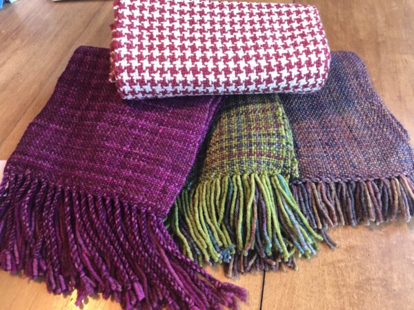 Weaving a Scarf on a Rigid Heddle Loom - Image 3