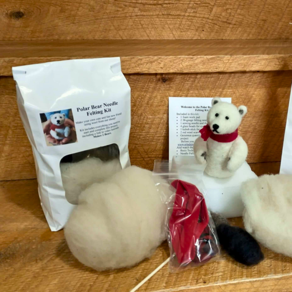 Laura Berlage Polar Bear Needle Felting Kit - Image 2
