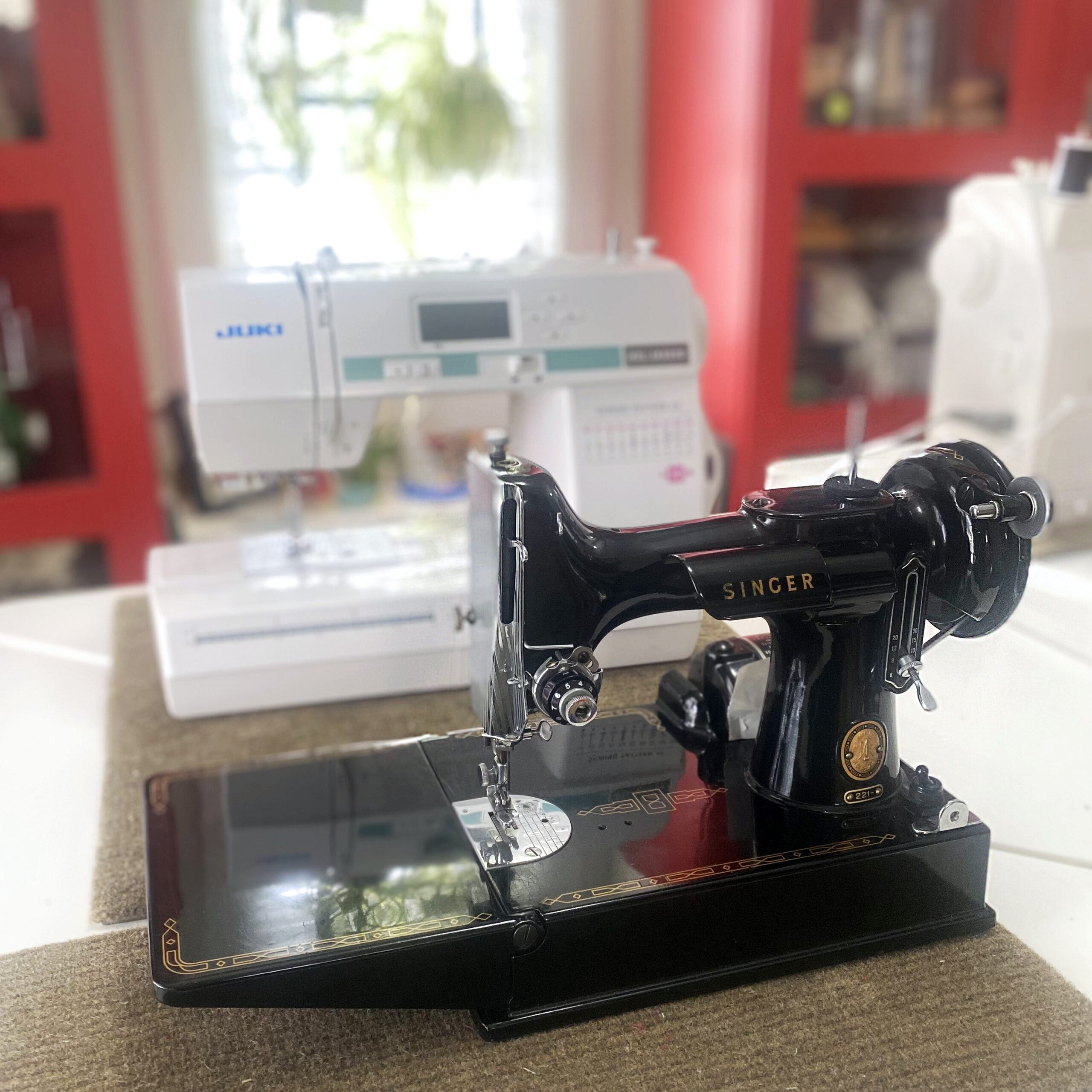 Advanced Singer Featherweights